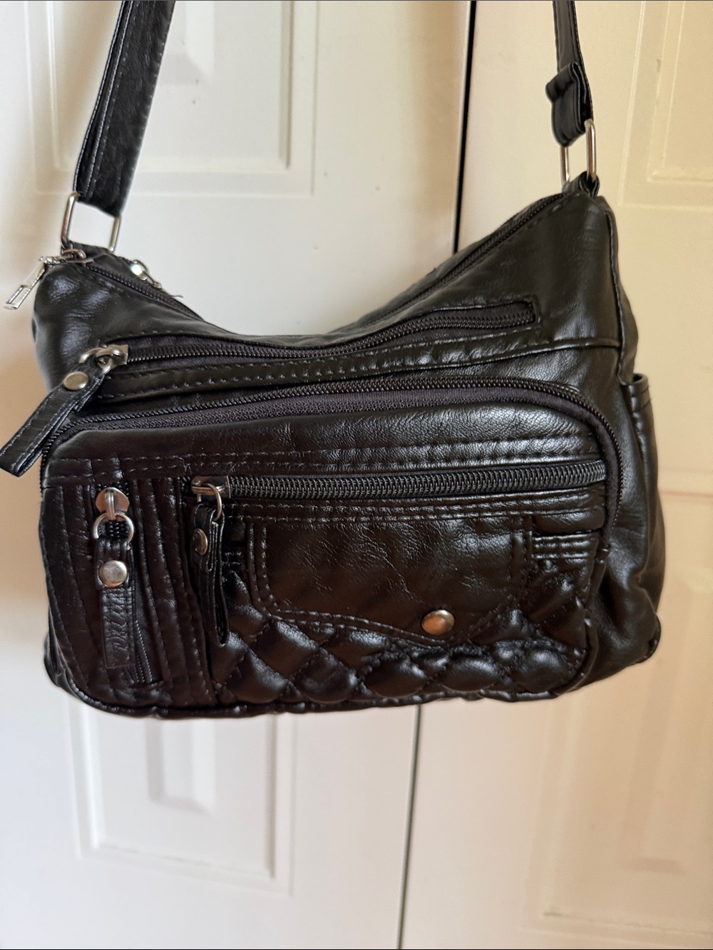 Women's Black Quilted Multi-Pocket Shoulder Bag